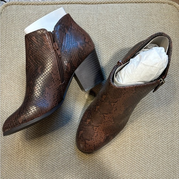 Style & Co Mariana’s brown snakeskin ankle boots size 8 - Picture 6 of 12